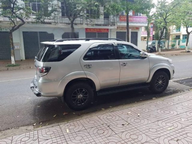 Chính chủ bán Toyota Fortuner năm 2016, màu bạc