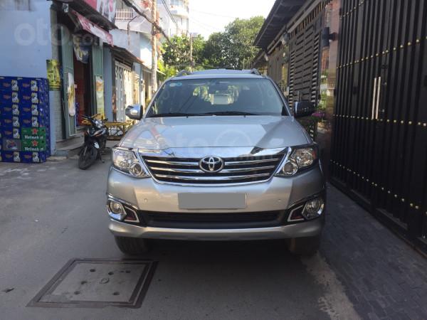 Bán xe Toyota Fortuner 2014 tự động, máy xăng, màu bạc xe BSTP0