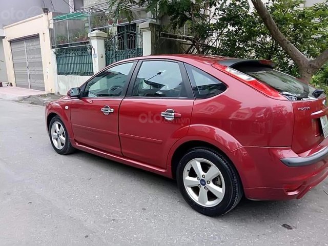 Gia đình cần bán gấp Ford Focus 2.0 sx 2006, màu đỏ, nhập khẩu0