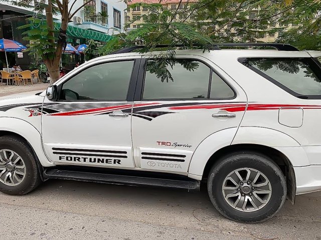 Gia đình bán Toyota Fortuner sản xuất 2012, màu trắng