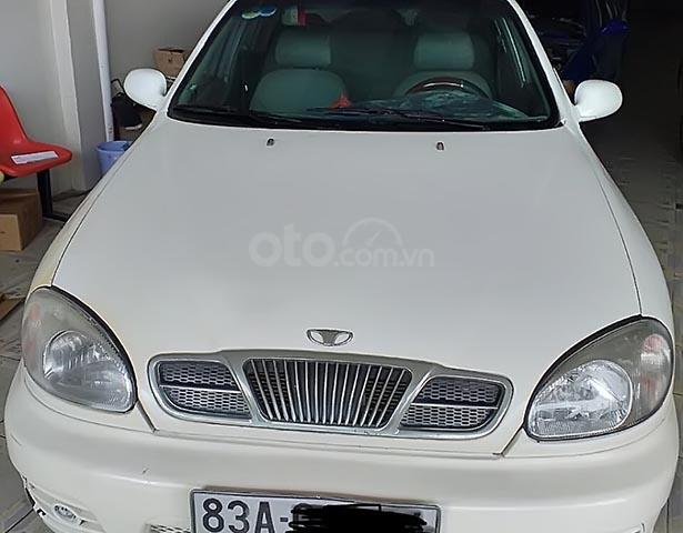 Cần bán gấp Daewoo Lanos đời 2002, màu trắng, xe nhập