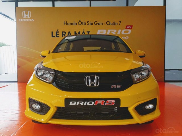 Honda Brio RS 2019, màu vàng, giao ngay, hỗ trợ vay 90%, giá tốt