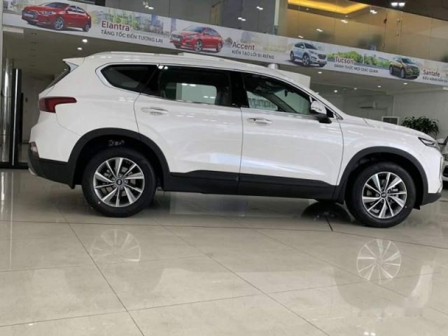 Cần bán xe Hyundai Santa Fe đời 2019, màu trắng, mới 100%