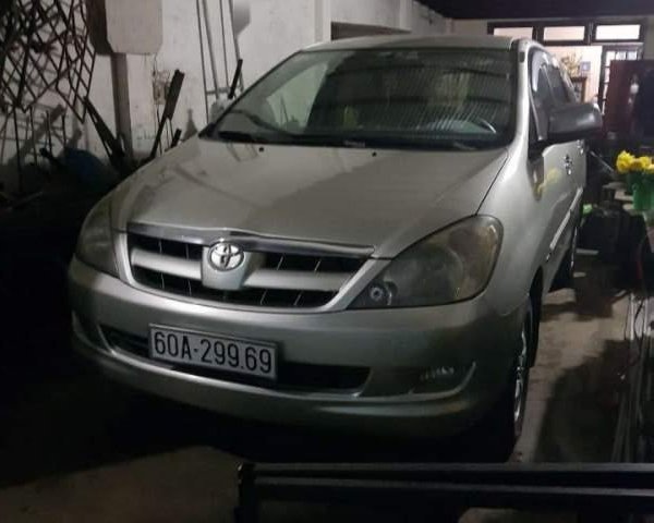 Bán Toyota Innova MT năm sản xuất 2006, màu bạc, xe đẹp