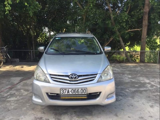 Bán Toyota Innova MT đời 2007, màu bạc, xe gia đình đang sử dụng0