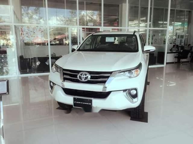 Bán ô tô Toyota Fortuner 2.4L 2019, màu trắng, xe có sẵn giao ngay