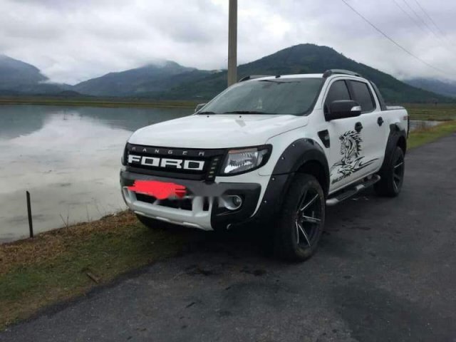 Bán xe Ford Ranger sản xuất 2015, màu trắng, bao không cấn đụng0