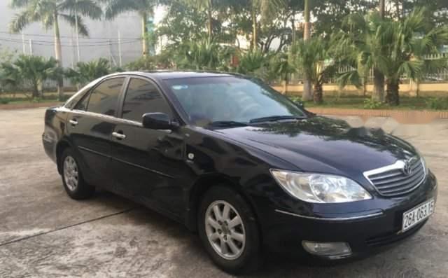 Cần bán gấp Toyota Camry năm 2003, màu đen0