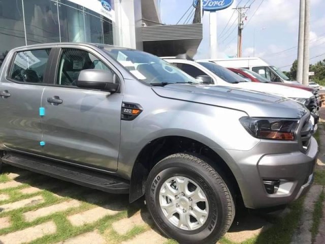 Cần bán chiếc Ford Ranger XLS 2.2L 4x2 MT đời 2019, xe có sẵn, giao xe toàn quốc