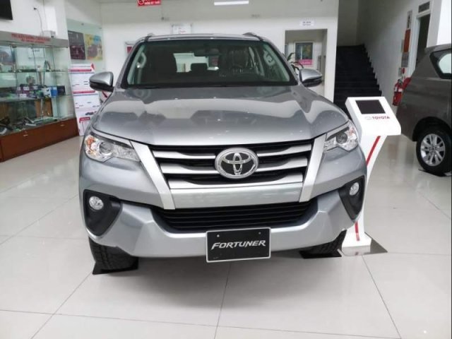 Bán Toyota Fortuner đời 2019, màu bạc