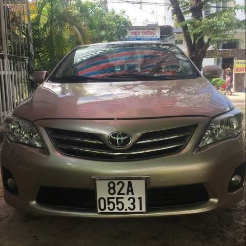 Cần bán gấp Toyota Corolla Altis đời 2013, đăng ký 2014, số sàn, máy zin