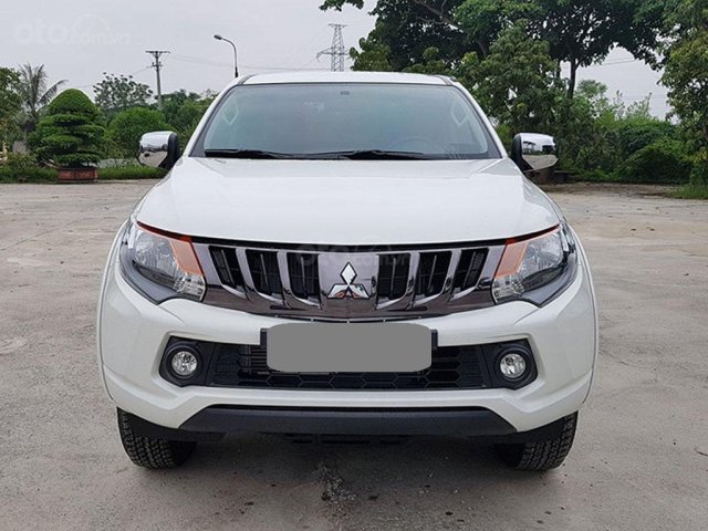 Bán Mitsubishi Triton 2018, số tự động, máy dầu màu trắng0