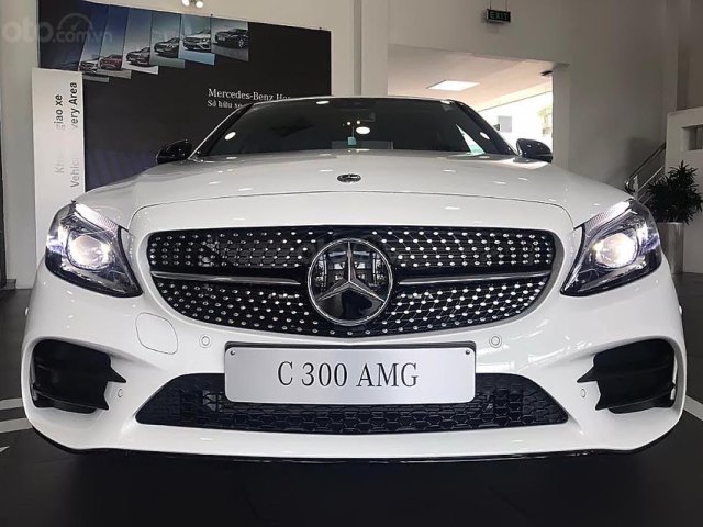 Bán Mercedes C300 AMG năm sản xuất 2019, màu trắng