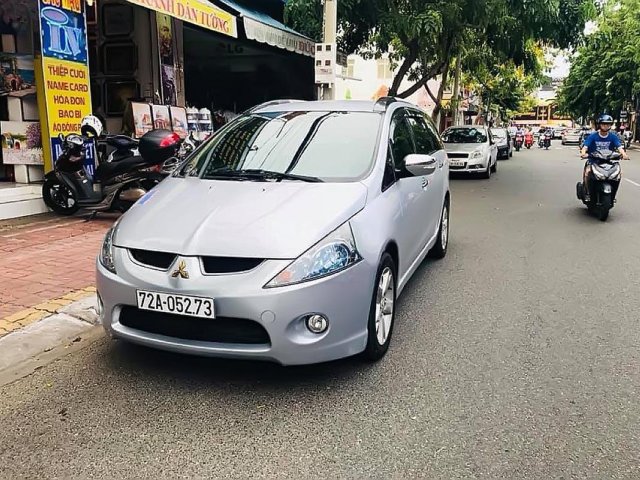 Bán ô tô Mitsubishi Grandis sản xuất năm 2009, màu bạc