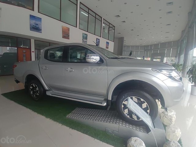 Bán Mitsubishi Triton 4x2 AT năm 2019, màu bạc, nhập khẩu Thái Lan 0