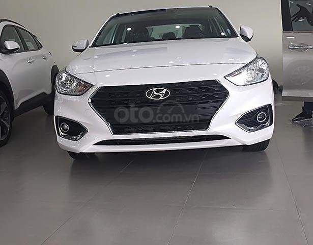 Cần bán Hyundai Accent 1.4 MT Base sản xuất năm 2019, màu trắng giá cạnh tranh