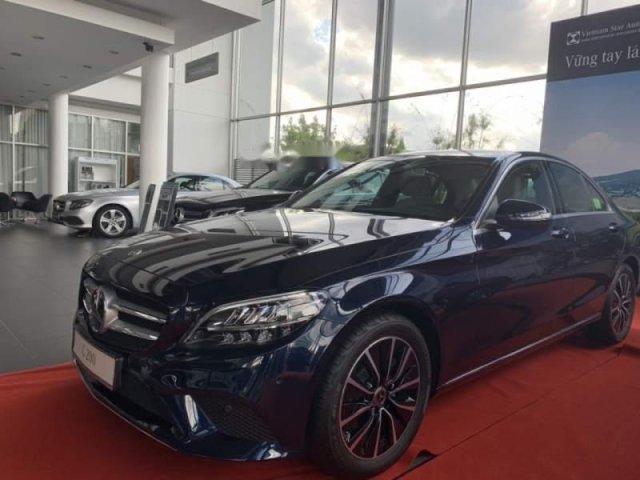 Bán xe Mercedes C200 đời 2019, nhập khẩu nguyên chiếc0