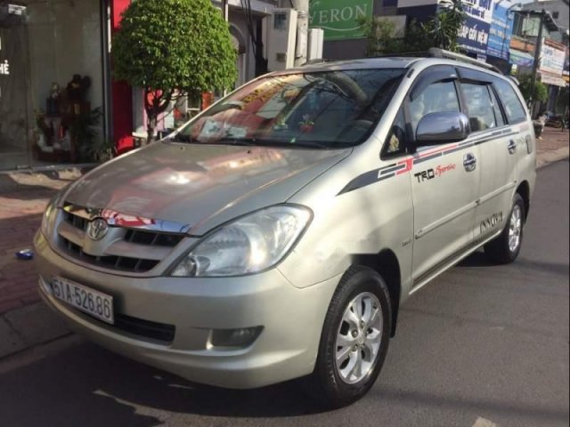 Chính chủ bán Toyota Innova sản xuất 2006, màu vàng cát0