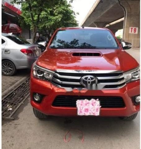 Cần bán xe Toyota Hilux năm 2016, 698tr