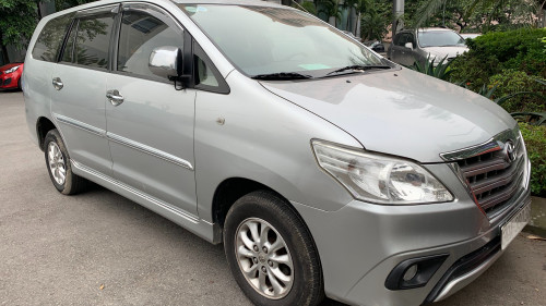 Bán xe Toyota Innova 2.0 AT sản xuất 2014