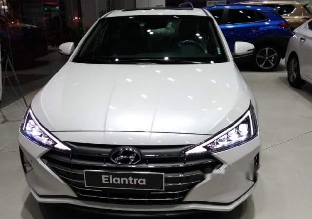 Bán ô tô Hyundai Elantra 2.0AT 2019, mới hoàn toàn0