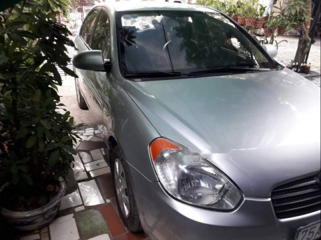 Bán Hyundai Accent đời 2009, màu bạc, máy lạnh mát0