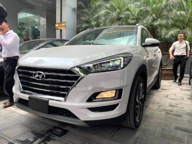 Cần bán Hyundai Tucson năm 2019, xe hoàn toàn mới