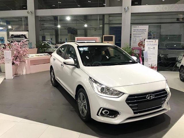 Bán xe Hyundai Accent 1.4 ATH sản xuất 2018, màu trắng