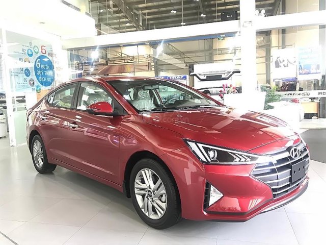 Bán xe Hyundai Elantra 1.6 MT năm 2019, màu đỏ, 580 triệu