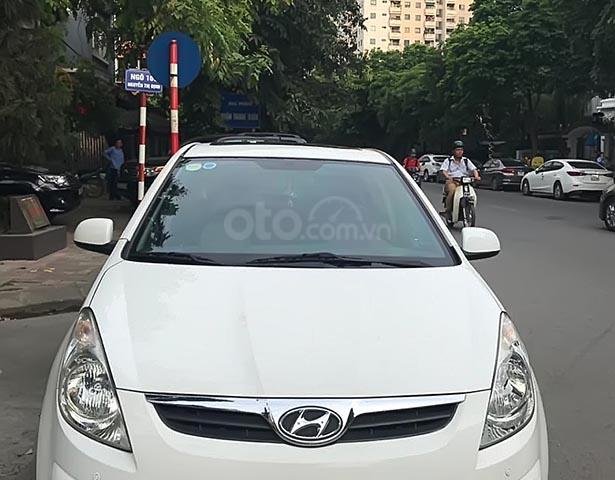 Bán Hyundai i20 năm sản xuất 2010, màu trắng, xe nhập  