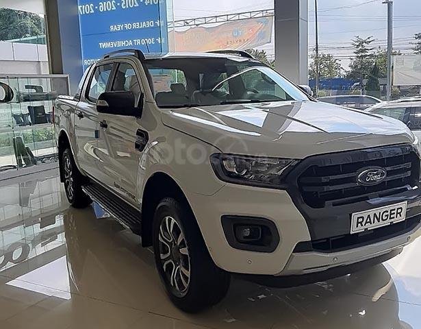 Bán Ford Ranger Wildtrak 2.0 4x4 đời 2019, màu trắng, xe nhập 