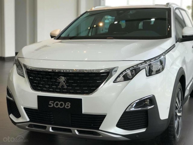 Bán xe Peugeot 5008 7 chỗ, ưu đãi khủng, giao ngay, lãi suất vay thấp0