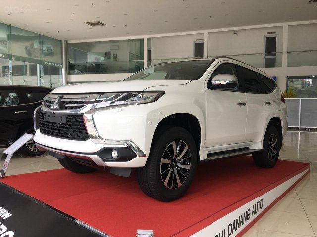 "Hot" Bán xe Mitsubishi Pajero Sport, máy dầu, trả góp 80%, KM lớn nhất trong năm