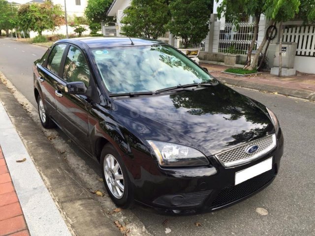 Cần bán xe Ford Focus 2007 số sàn màu đen, gia đình đi gìn giữ còn long lanh