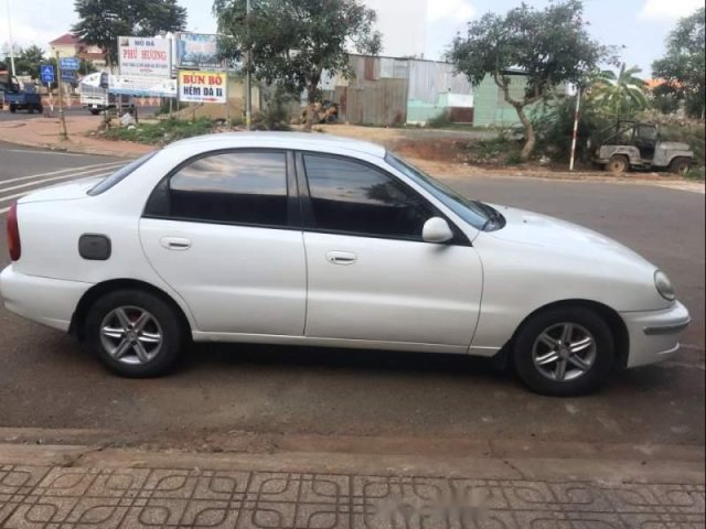 Cần bán xe Daewoo Lanos sản xuất năm 2001, màu trắng, 72 triệu0