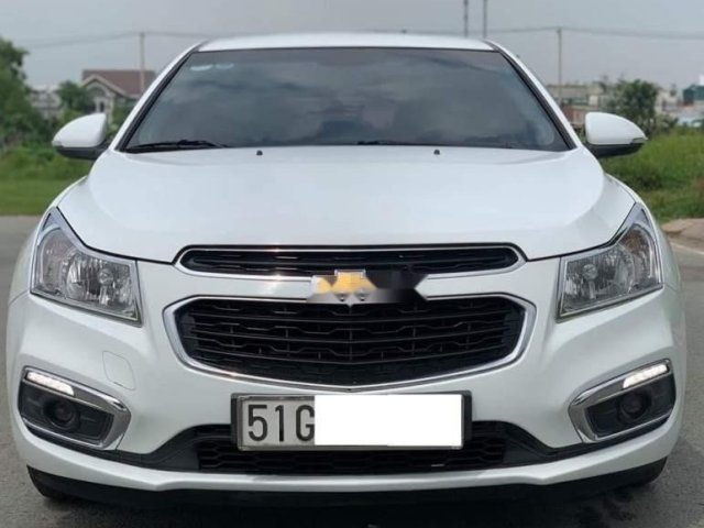 Cần bán gấp Chevrolet Cruze LT năm sản xuất 2017, màu trắng chính chủ, giá 395tr