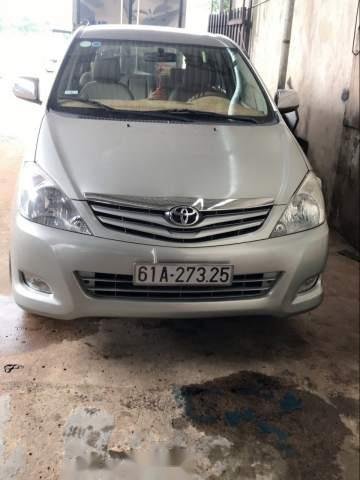 Bán gấp Toyota Innova đời 2010, màu bạc
