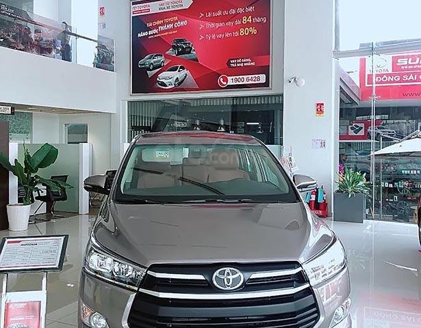 Bán xe Toyota Innova 2.0E 2019, màu bạc, giá tốt0