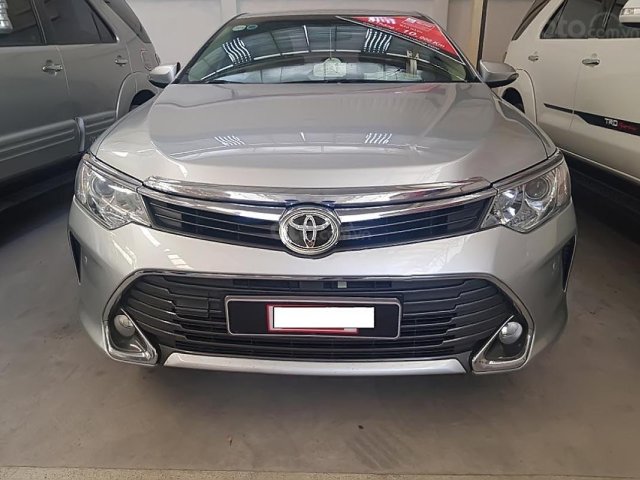 Bán xe cũ Toyota Camry 2.5G đời 2015, màu bạc