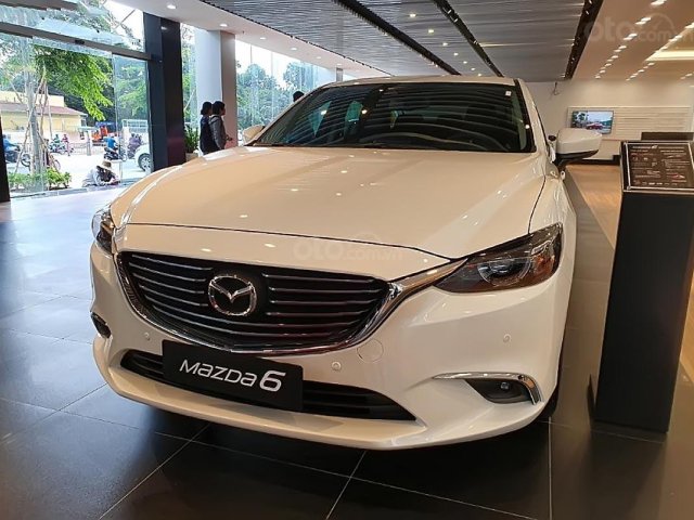 Bán Mazda 6 2.0L Premium 2019, màu trắng, 873 triệu