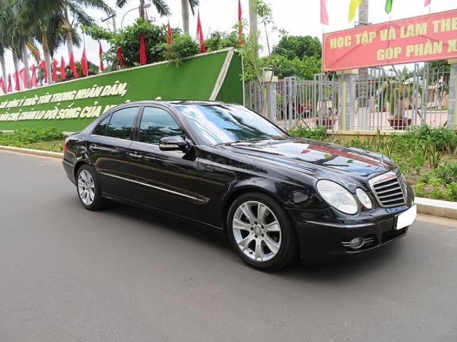 Bán xe cũ Mercedes E200 năm 2009, màu đen