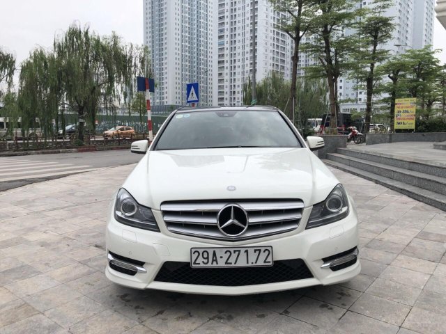 Cần bán xe Mercedes C300 đời 2011, màu trắng0