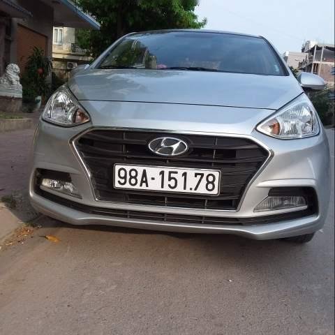 Cần bán lại xe Hyundai Grand i10 MT năm 2017, màu bạc, giá 350tr