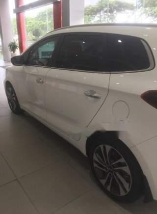 Bán xe Kia Rondo đời 2019, màu trắng, 609tr0