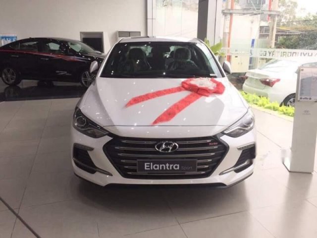 Bán Hyundai Elantra đời 2019, màu trắng, xe nhập 0