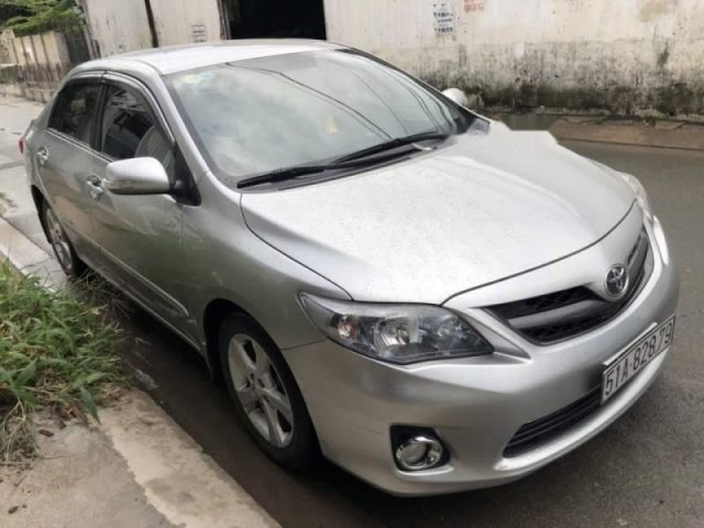 Bán Toyota Corolla altis 2.0V đời 2014, màu bạc, giá 540tr0