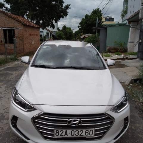 Bán lại xe Hyundai Elantra GLS 1.6 đời 2016, màu trắng, 490 triệu