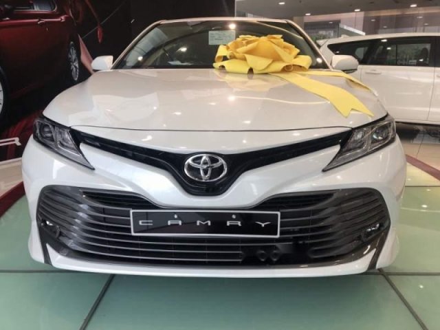 Bán Toyota Camry 2.0G đời 2019, màu trắng, nhập khẩu  