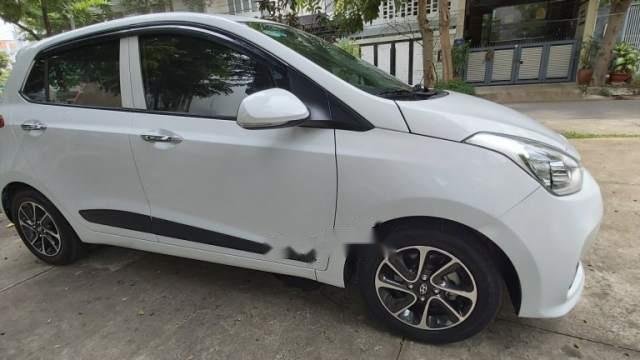 Bán Hyundai Grand i10 2018, màu trắng, số sàn