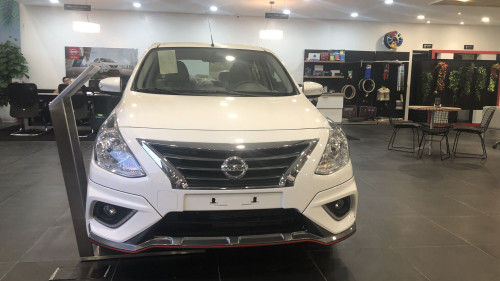 Bán ô tô Nissan Sunny 1.5 AT 2018, màu trắng giá cạnh tranh